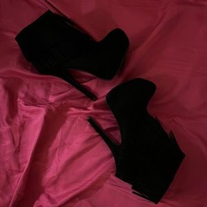 Fring 6 inch bootie with platform